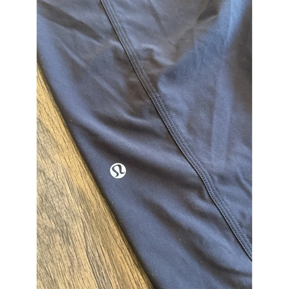 Lululemon Women's Black Crop Capri Pants Drawstring Athletic Yoga Size 6